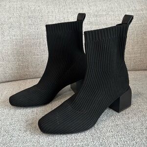 Dolce Vita Knit Booties. Size 7